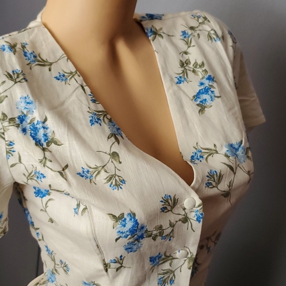 Gorgeous Lined Floral Linen Dress - Picture 12 of 12
